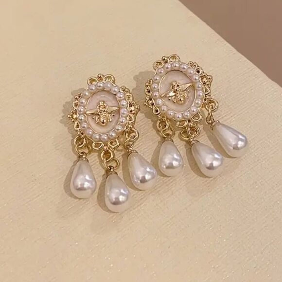 Elegant White Drop Earrings M485 - Picture 2 of 3